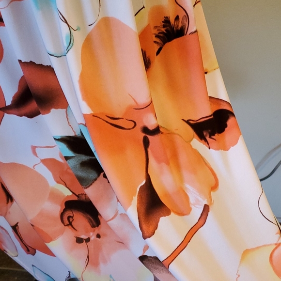 Wrapper dress - Picture 3 of 8